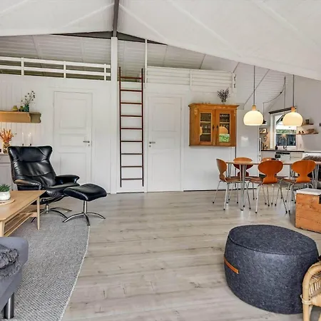 Holiday home Bv389-blavand-gl-maelkevej-19