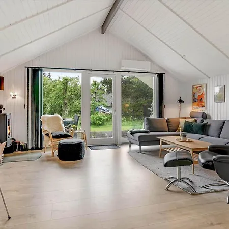 Holiday home Bv389-blavand-gl-maelkevej-19 *