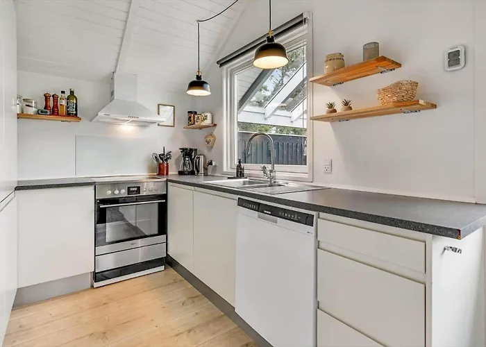 Holiday home Bv389-blavand-gl-maelkevej-19